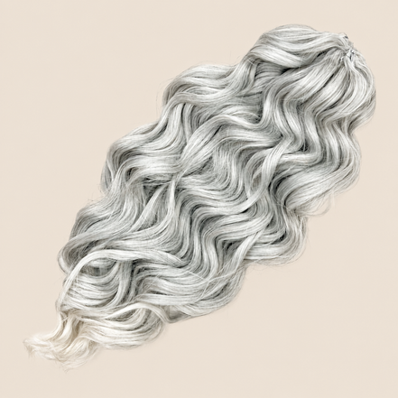 Manasi golvend invlechthaar 50 cm – 300 gram – T-Grey31 op beige achtergrond