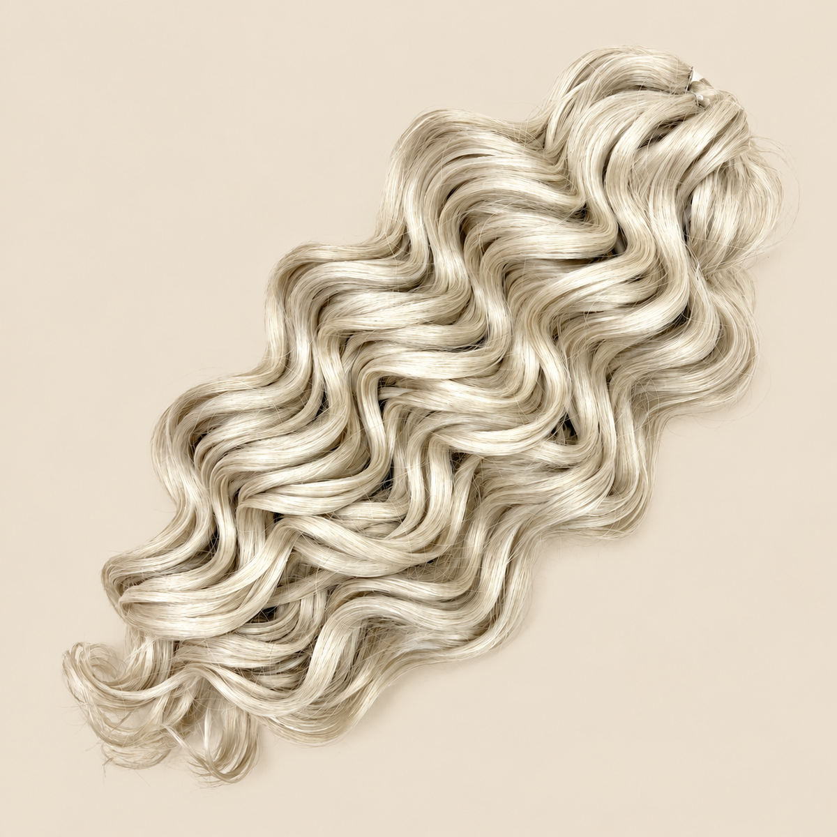 Manasi Golvend Invlechthaar 50 cm 300 g – asblond (56D) – De HaarBoetiek