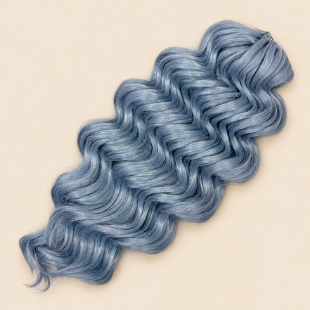 Manasi golvend invlechthaar 50 cm – 300 gram – GBlue11 op beige achtergrond
