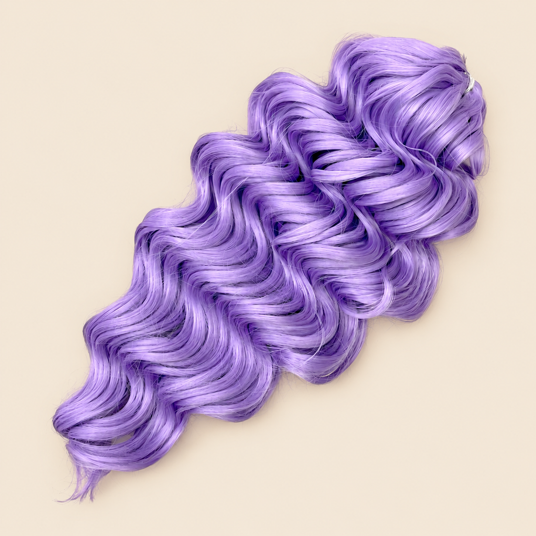 Manasi golvend invlechthaar 50 cm – 300 gram – Purple op beige achtergrond