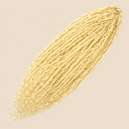Merida Krullend Invlechthaar 60 cm – Lichtblond (613) – De HaarBoetiek