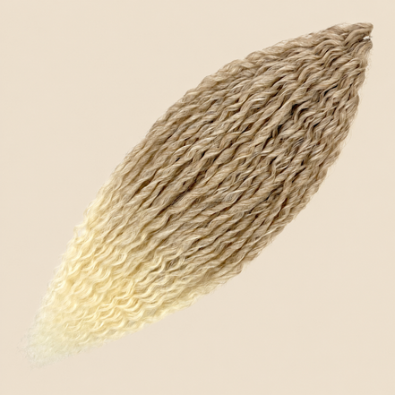 Merida Krullend Invlechthaar 60 cm – Blond ombré (T-Linen(62)) – De HaarBoetiek