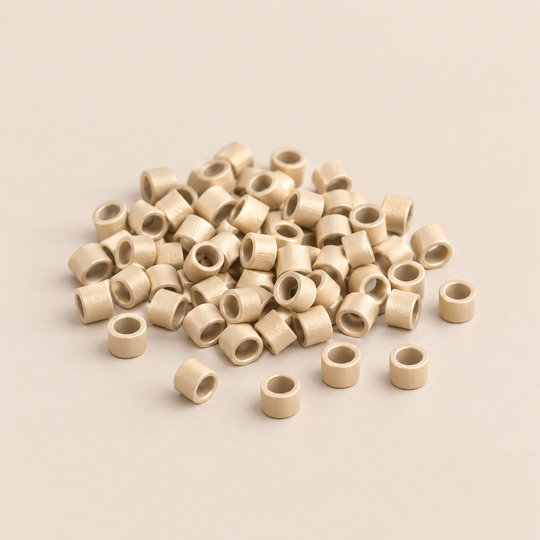 Micro-ringen 4,5 mm aluminium recht zonder antislipgroef – middenblond – 100 stuks – De HaarBoetiek