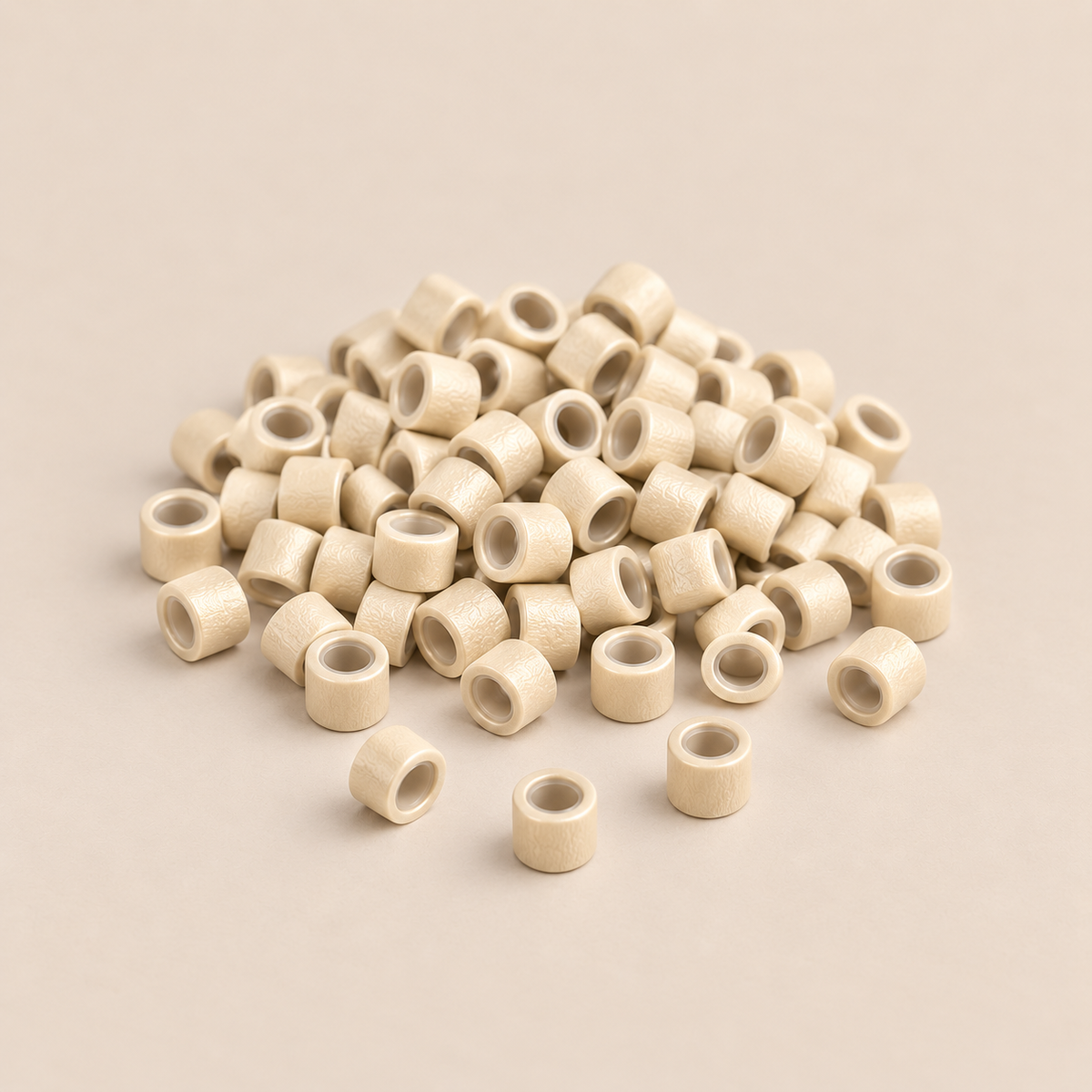 Micro-ringen 4,5 mm aluminium met antislipgroeven – lichtblond – 100 stuks – De HaarBoetiek