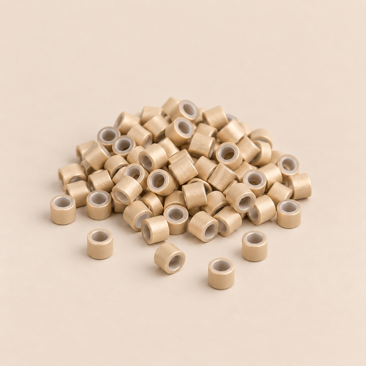 Micro-ringen 4,5 mm aluminium met siliconen binnenlaag – middenblond – 100 stuks – De HaarBoetiek