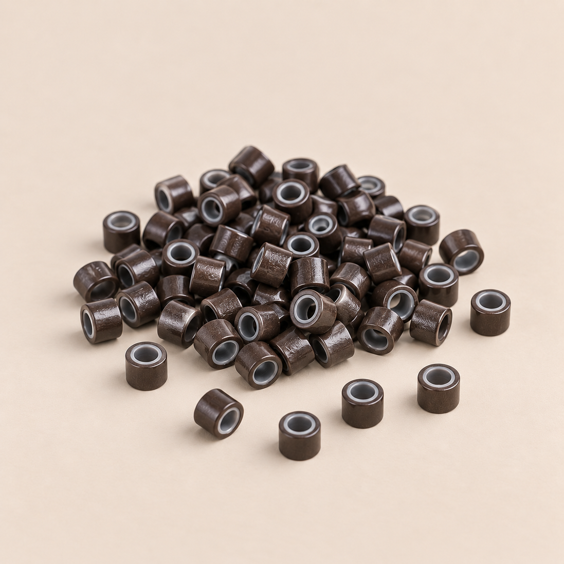 Micro-ringen 4,5 mm aluminium met siliconen binnenlaag – donkerbruin – 100 stuks – De HaarBoetiek