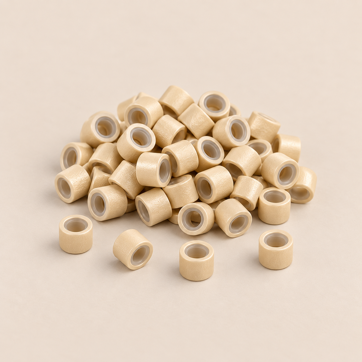 Micro-ringen 5,0 mm aluminium met siliconen binnenlaag – lichtblond – 100 stuks – De HaarBoetiek