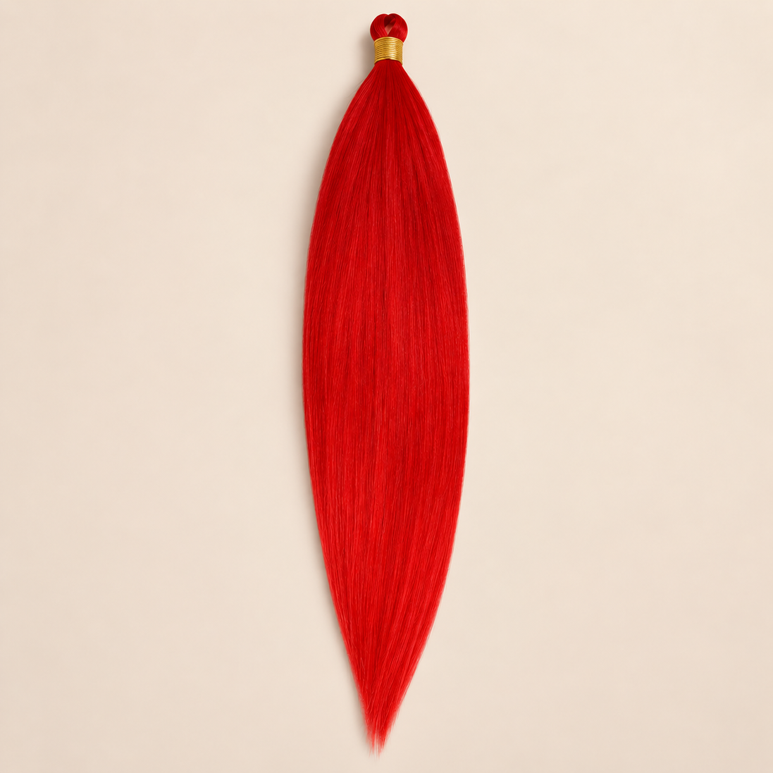 Mono Braid vlechthaar in rood, 60 cm en 80 gram, op beige achtergrond