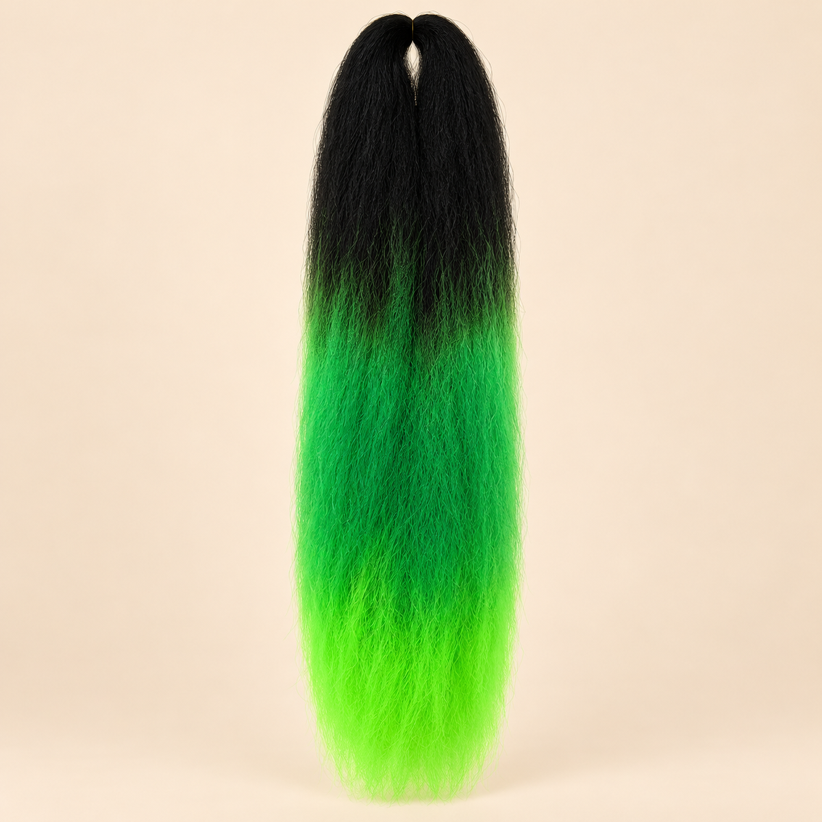 Ombre Jumbo Braid Sepia 60 cm – 3T1B/Green zwart-felgroen op beige achtergrond