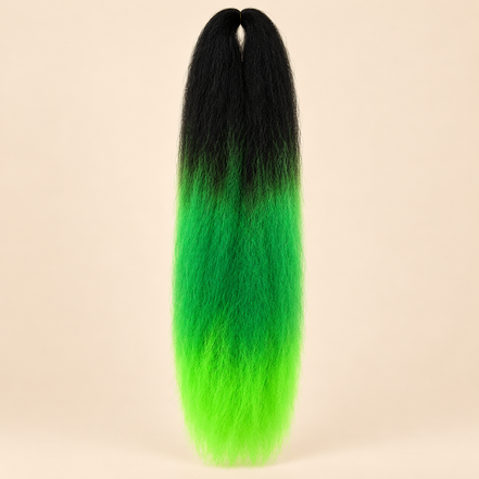 Ombre Jumbo Braid Sepia 60 cm – 3T1B/Green zwart-felgroen op beige achtergrond