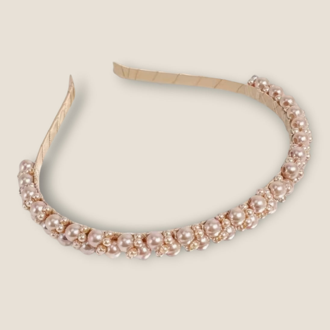 Parel haarband – Champagne & lichtroze – De HaarBoetiek