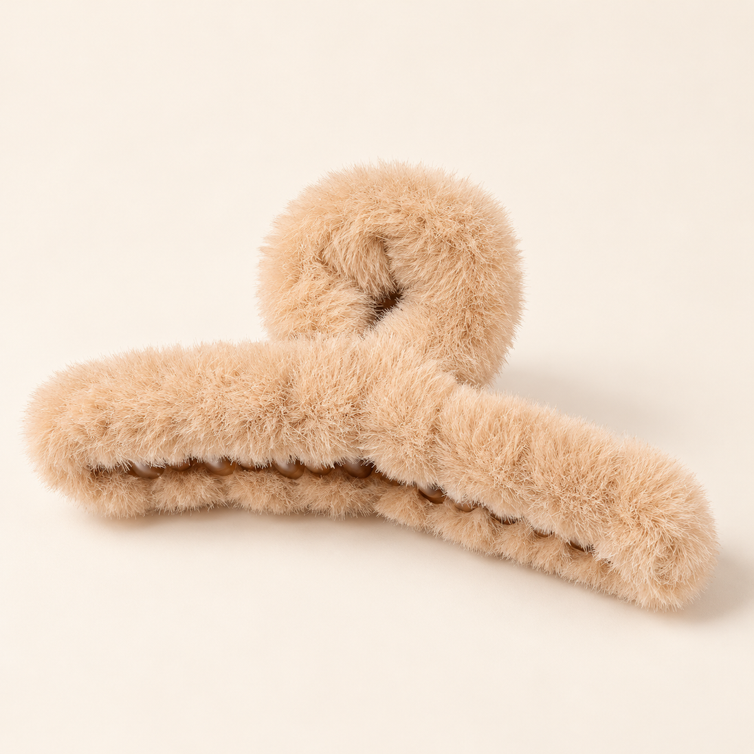 Pluche Haarklem 12 cm – Beige – 1 stuk – De HaarBoetiek