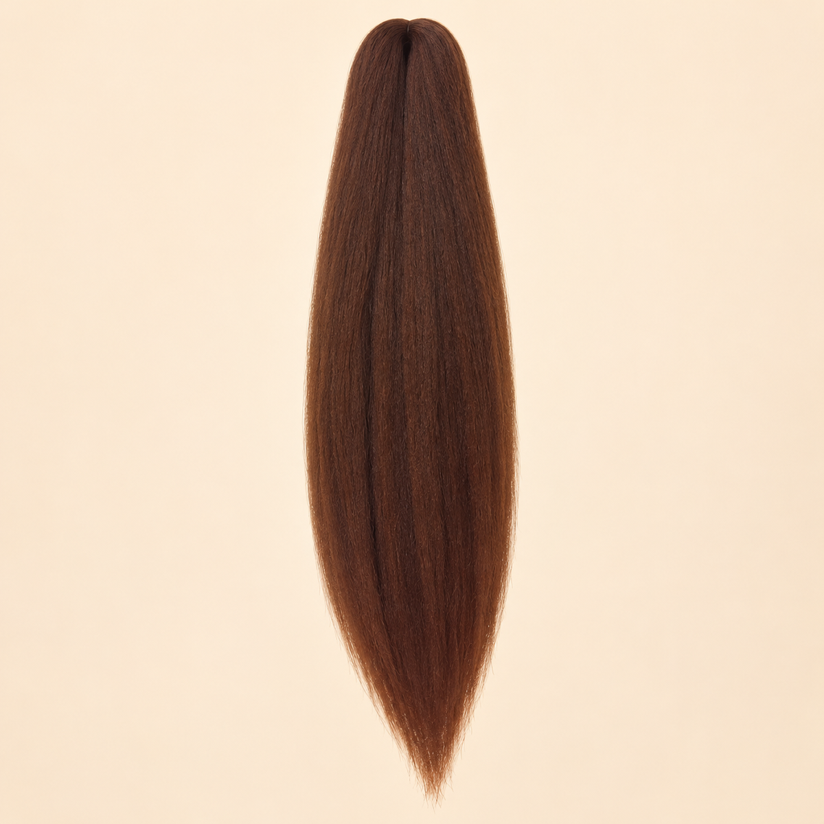 Jumbo Braid Pre-Stretched EVE 70 cm – 8 donkerbruin op beige achtergrond