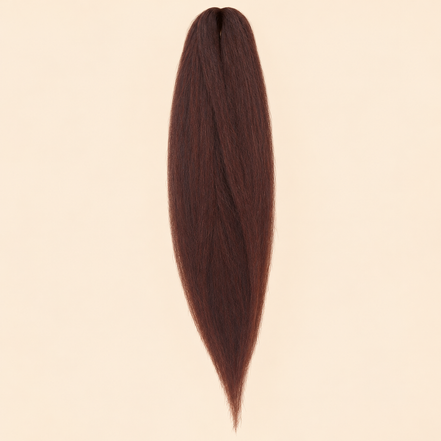 Jumbo Braid Pre-Stretched EVE 70 cm – 33 kastanjebruin op beige achtergrond