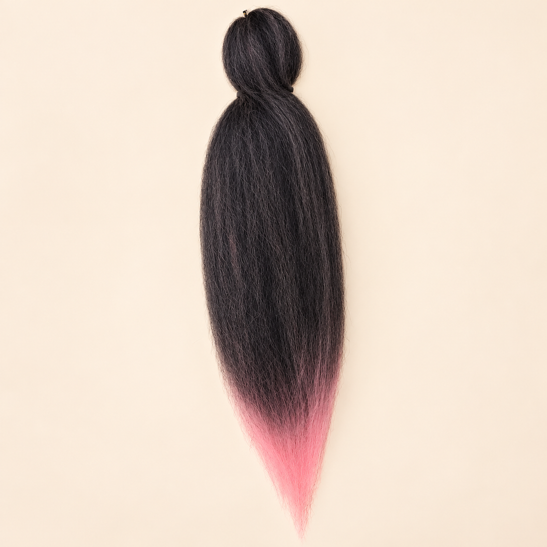 Jumbo Braid Pre-Stretched EVE 70 cm – T1B/PNK zwart-roze op beige achtergrond