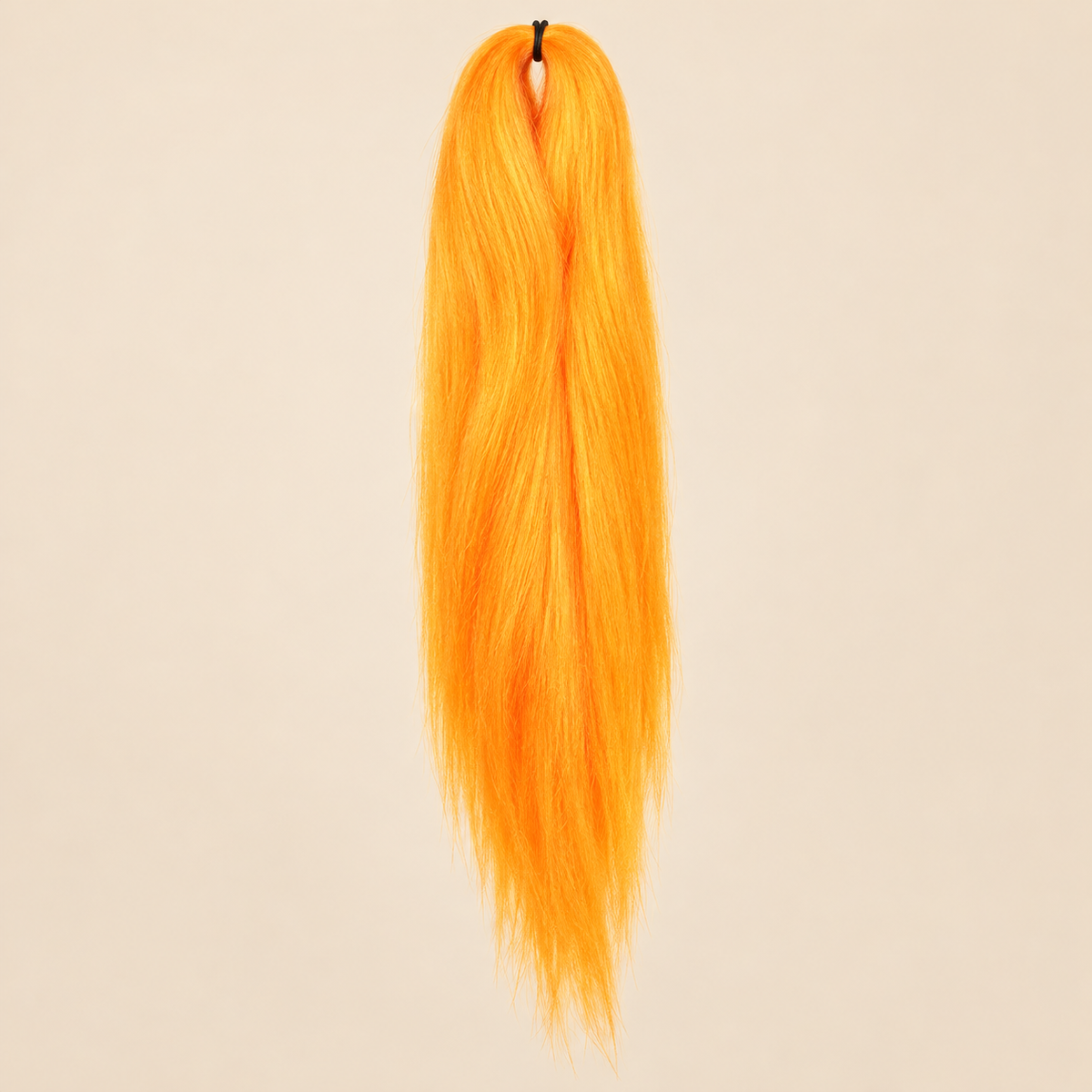 Jumbo Braid Pre-Stretched RastAfri 65 cm – SunKiss zongeel-oranje op beige achtergrond