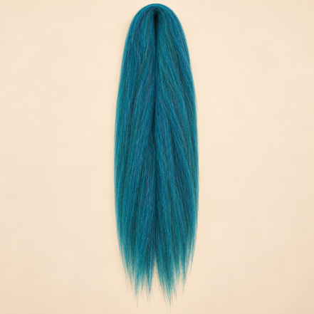 Jumbo Braid Pre-Stretched RastAfri 65 cm – M.BlueTropics turquoise-blauw op beige achtergrond