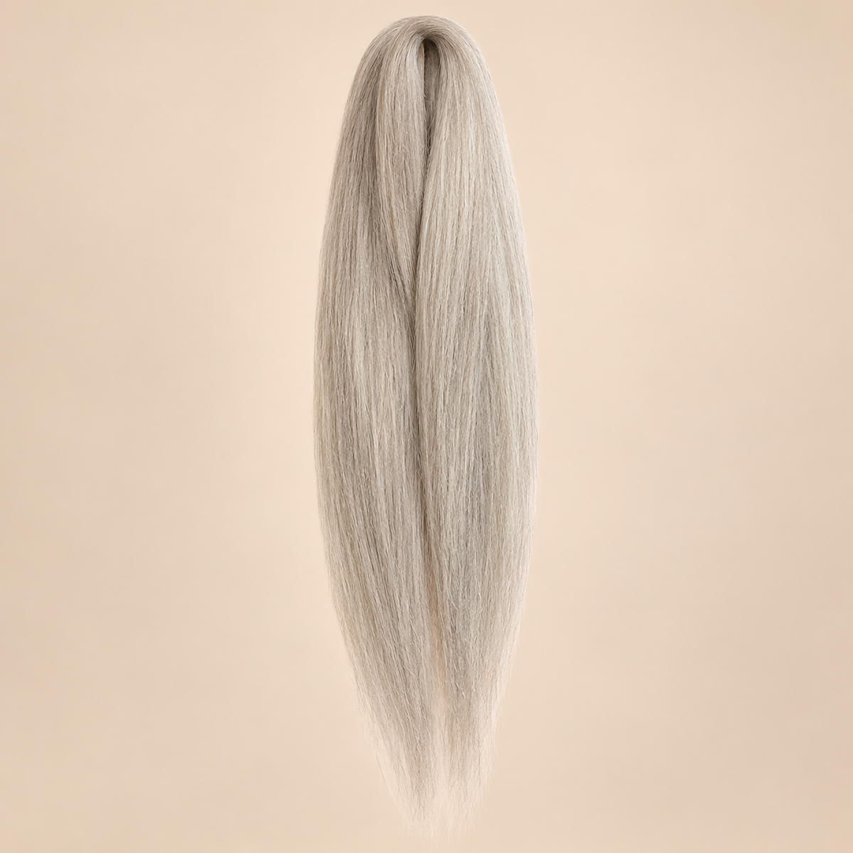 Jumbo Braid Pre-Stretched RastAfri 65 cm – BT.Ash.Blonde asblond-grijs op beige achtergrond