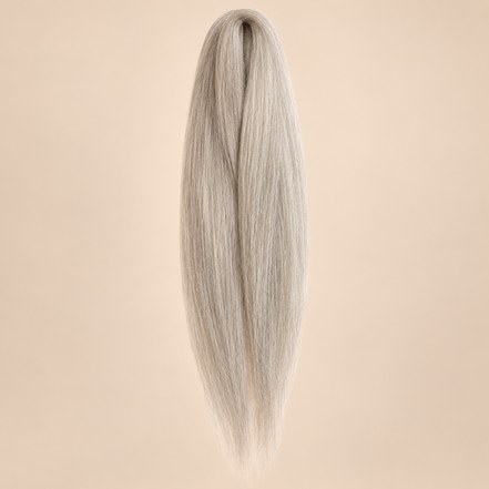 Jumbo Braid Pre-Stretched RastAfri 65 cm – BT.Ash.Blonde asblond-grijs op beige achtergrond