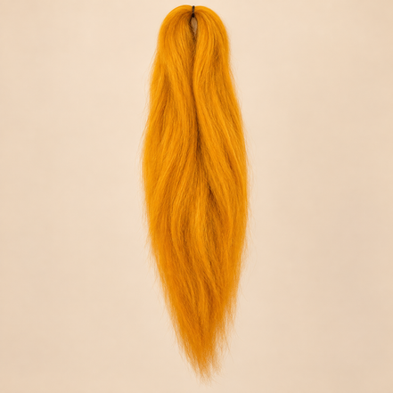 Jumbo Braid Pre-Stretched RastAfri 65 cm – Ginger gemberkoper op beige achtergrond