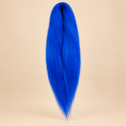Jumbo Braid Pre-Stretched RastAfri 65 cm – Blue felblauw op beige achtergrond