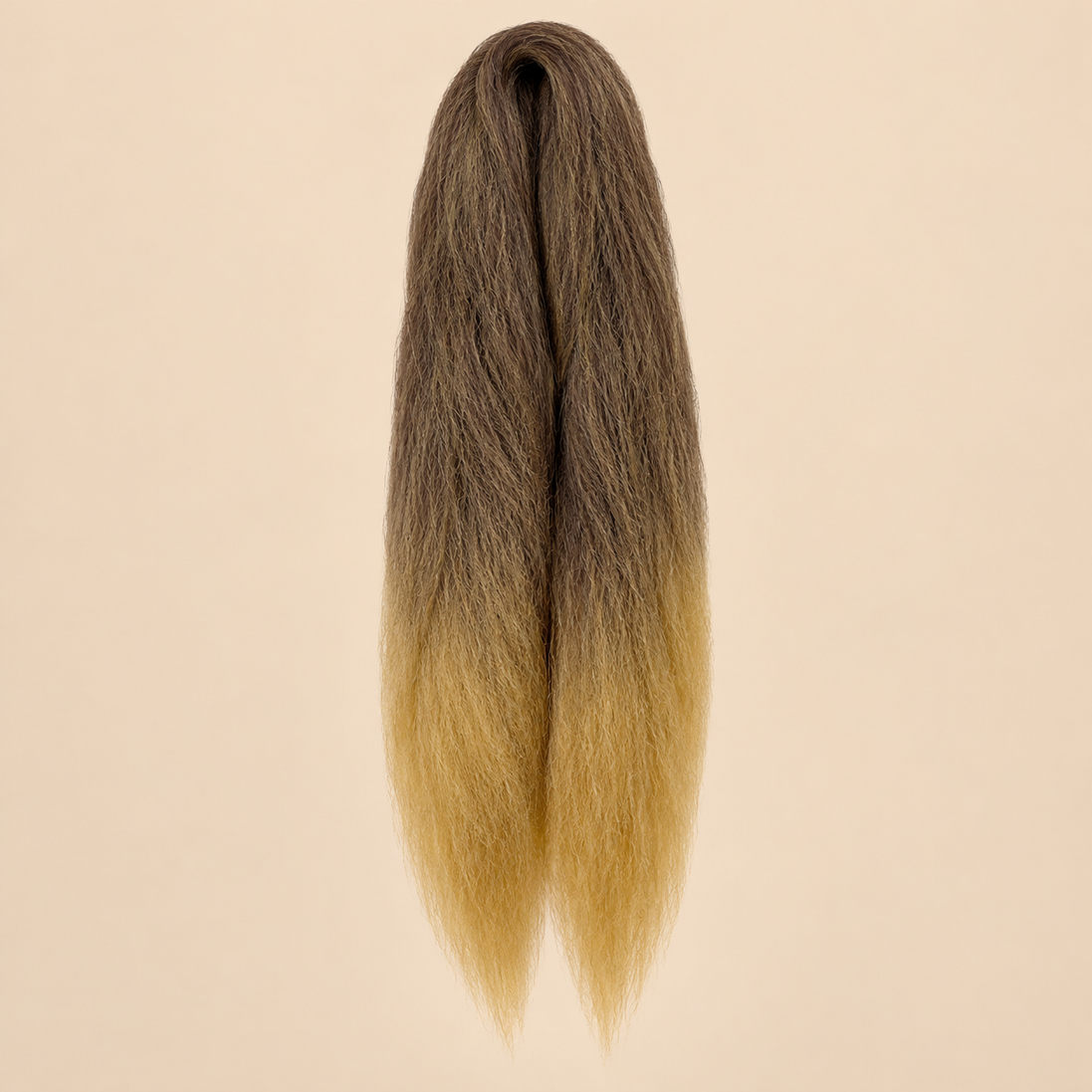 Jumbo Braid Pre-Stretched RastAfri 65 cm – BT4/27 bruin-honingblond op beige achtergrond