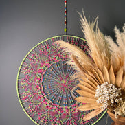 Dromenvanger Color Explosion 60cm handgemaakte dreamcatcher - De HaarBoetiek