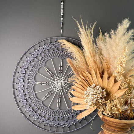 Dromenvanger Purple Greyish 55cm handgemaakte dreamcatcher - De HaarBoetiek