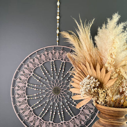 Dromenvanger Dark Sand 55cm handgemaakte dreamcatcher - De HaarBoetiek