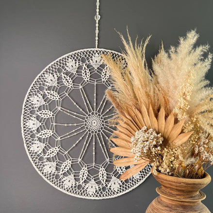 Dromenvanger All White Beaded 55cm handgemaakte dreamcatcher - De HaarBoetiek
