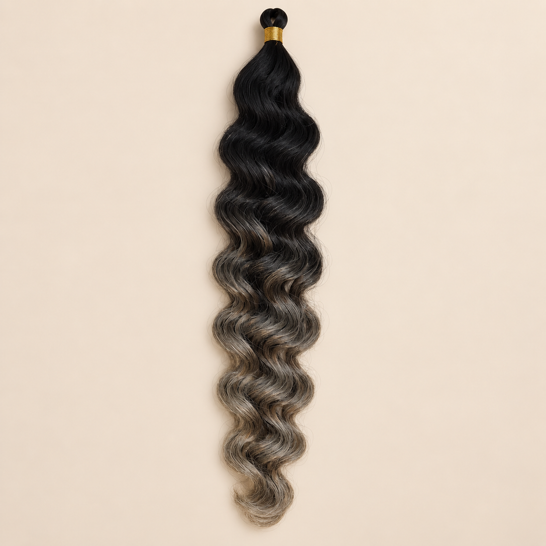 Zwart naar donkergrijs ombré RastAfri Kingston Curl kanekalon vlechthaar, kleur GTOM/D.Gray, 50 cm en 85 gram, op beige achtergrond