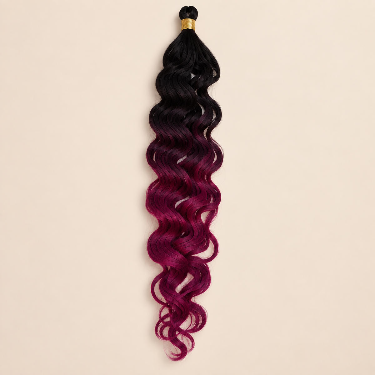 Zwart naar fuchsia ombré RastAfri Kingston Curl kanekalon vlechthaar, kleur GTOM/Fuchsia, 50 cm en 85 gram, op beige achtergrond
