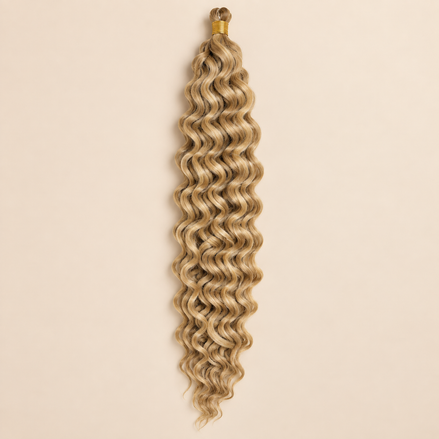 Honingblond met lichtblond RastAfri Creek Curl kanekalon vlechthaar, F27/613, 50 cm, 85 gram, beige achtergrond