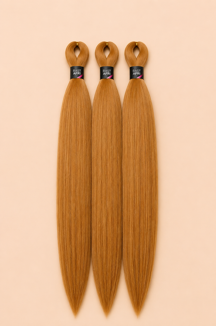 RastAfri Easy Braid 3-in-1 kleur 27 Ginger 75 cm op beige achtergrond
