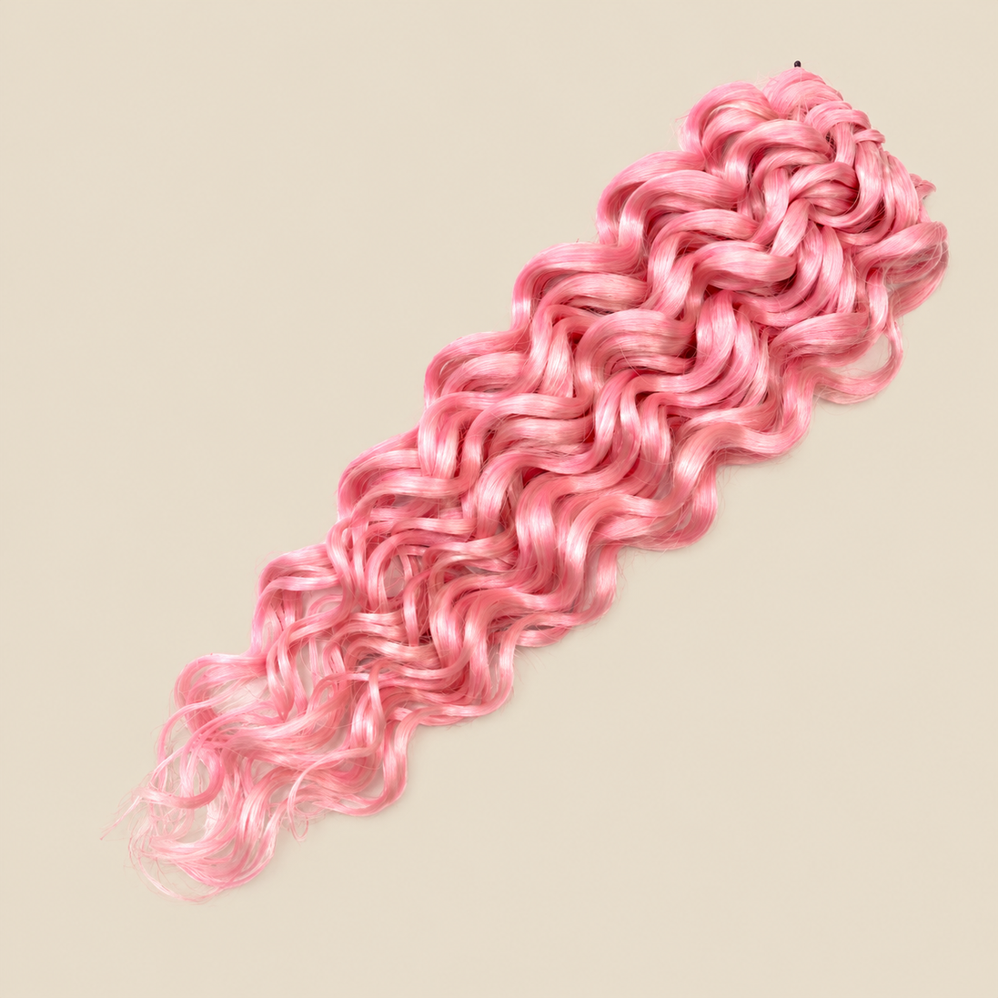 RastAfri Hawai Curl M613/Pink, roze blondmix kanekalon invlechthaar op beige achtergrond