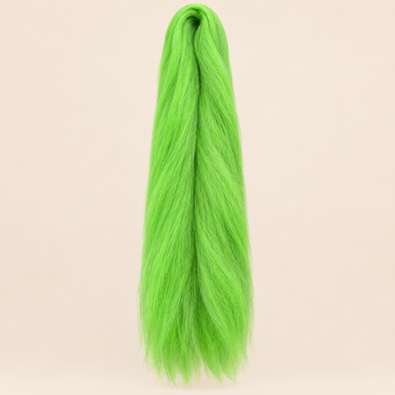 Jumbo Braid 100% RastAfri 60 cm – Kewi frisgroen op beige achtergrond