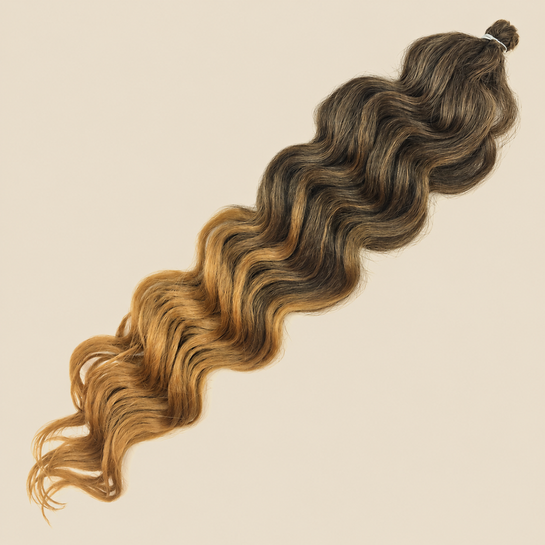 RastAfri Lake Wave T1B/27, donkerbruin-honingblond ombre kanekalon op beige achtergrond