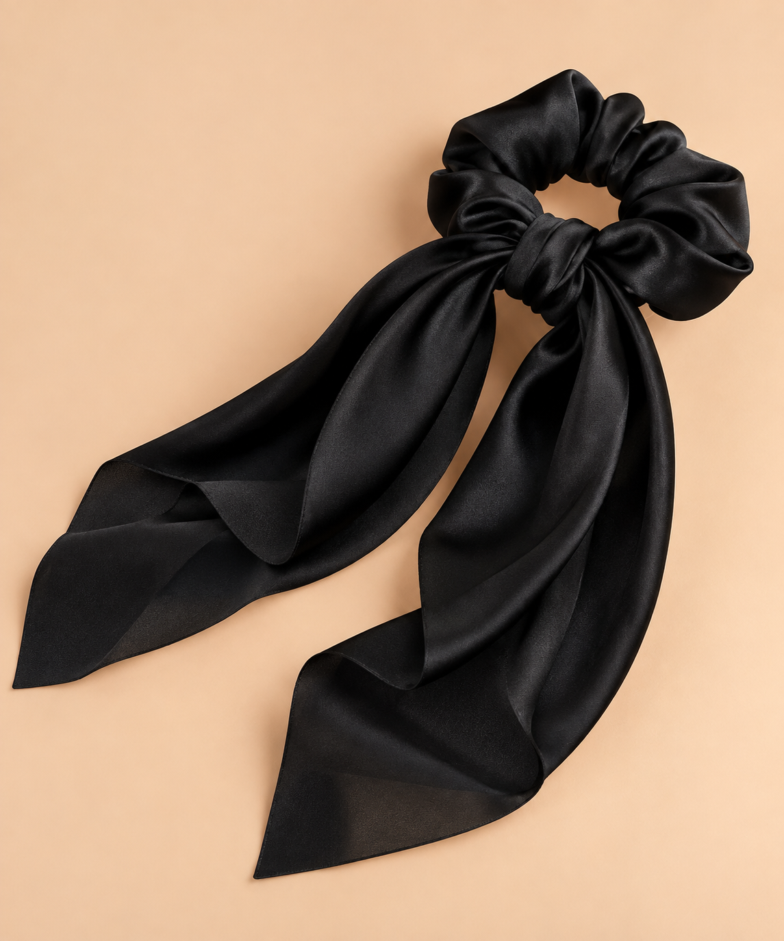 Satijnen Scrunchie met Lange Strik – Zwart – De HaarBoetiek
