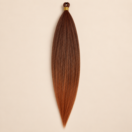 Steil Pony Kanekalon vlechthaar in kleur Blue1, 70 cm en 100 gram, op beige achtergrond