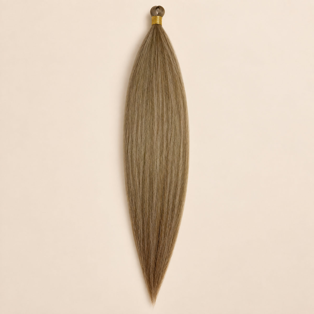 Steil Pony Kanekalon vlechthaar in kleur HPD175, 70 cm en 100 gram, op beige achtergrond