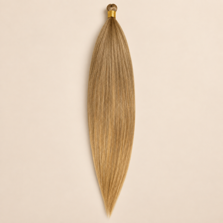 Steil Pony Kanekalon vlechthaar in kleur in springs 1, 70 cm en 100 gram, op beige achtergrond