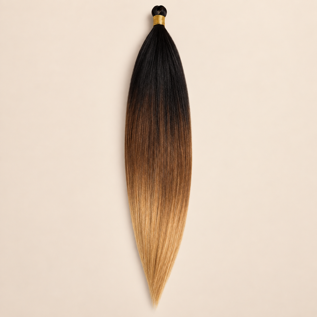 Steil Pony Kanekalon vlechthaar in kleur in springs 613, 70 cm en 100 gram, op beige achtergrond