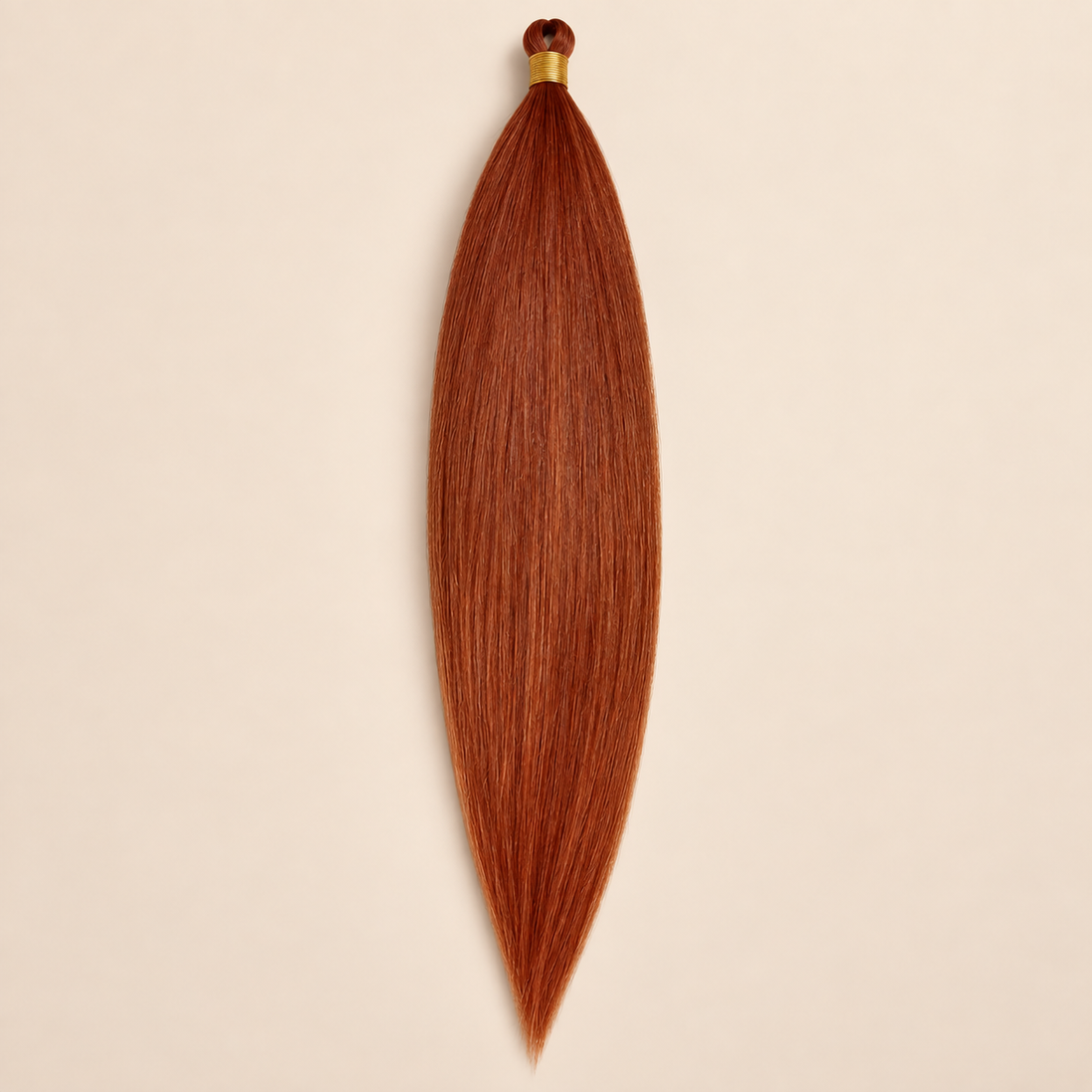 Steil Pony Kanekalon vlechthaar in kleur in springs 613F, 70 cm en 100 gram, op beige achtergrond