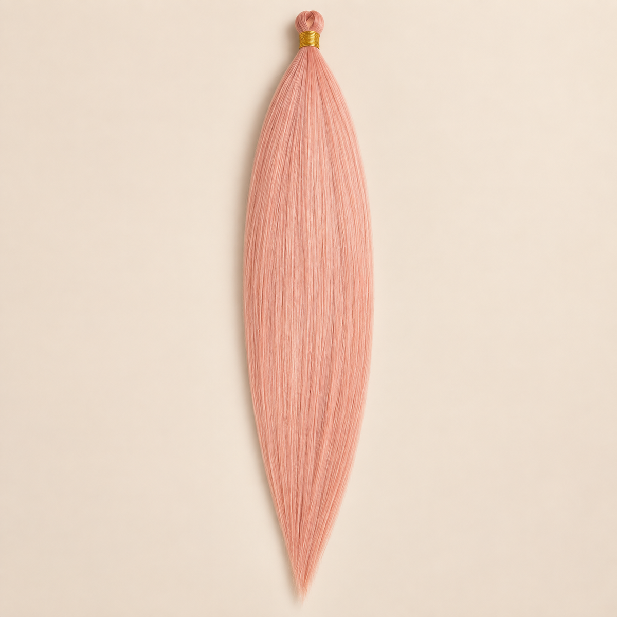 Steil Pony Kanekalon vlechthaar in kleur Pink9, 70 cm en 100 gram, op beige achtergrond