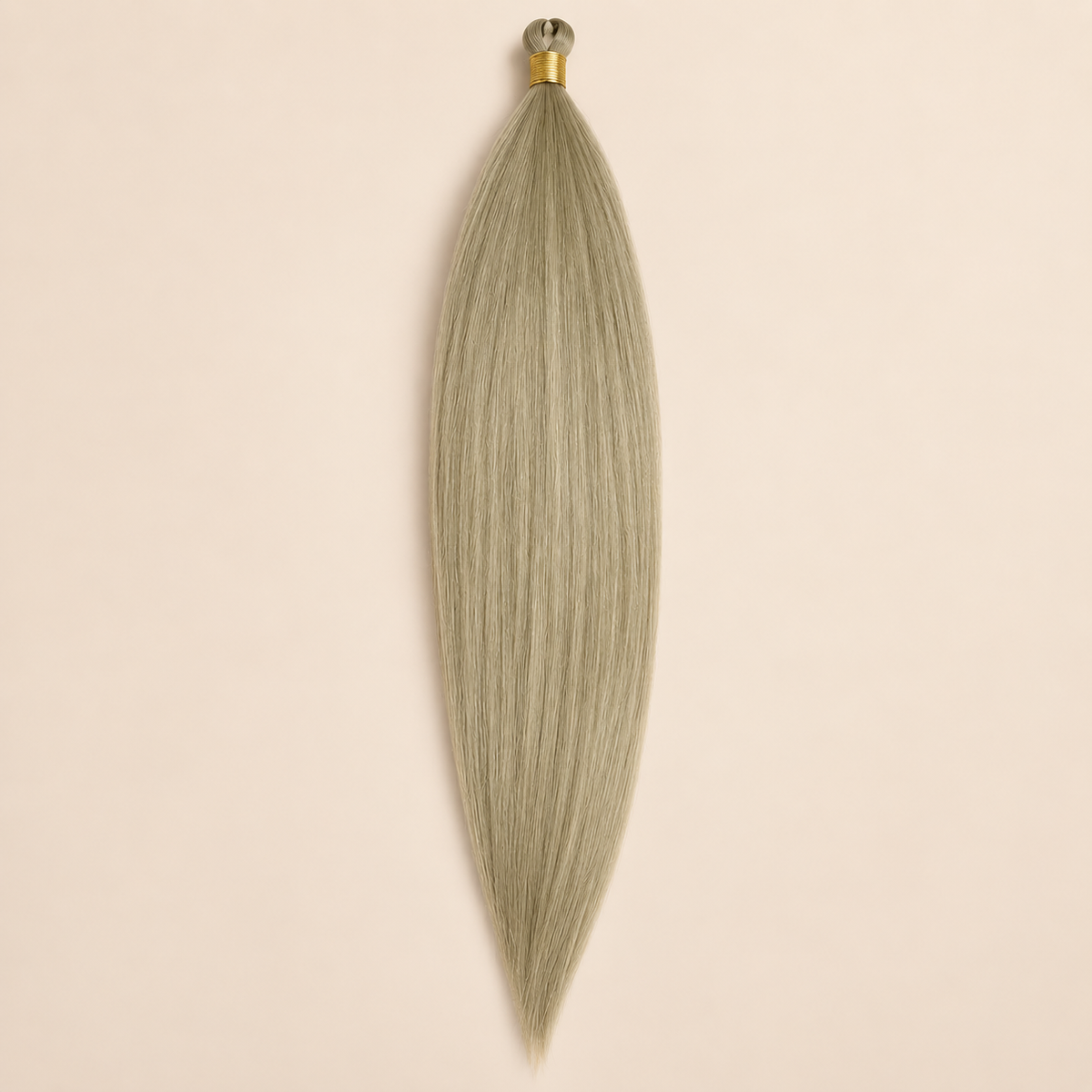Steil Pony Kanekalon vlechthaar in kleur Q3T-350E/OR14/LRK10, 70 cm en 100 gram, op beige achtergrond
