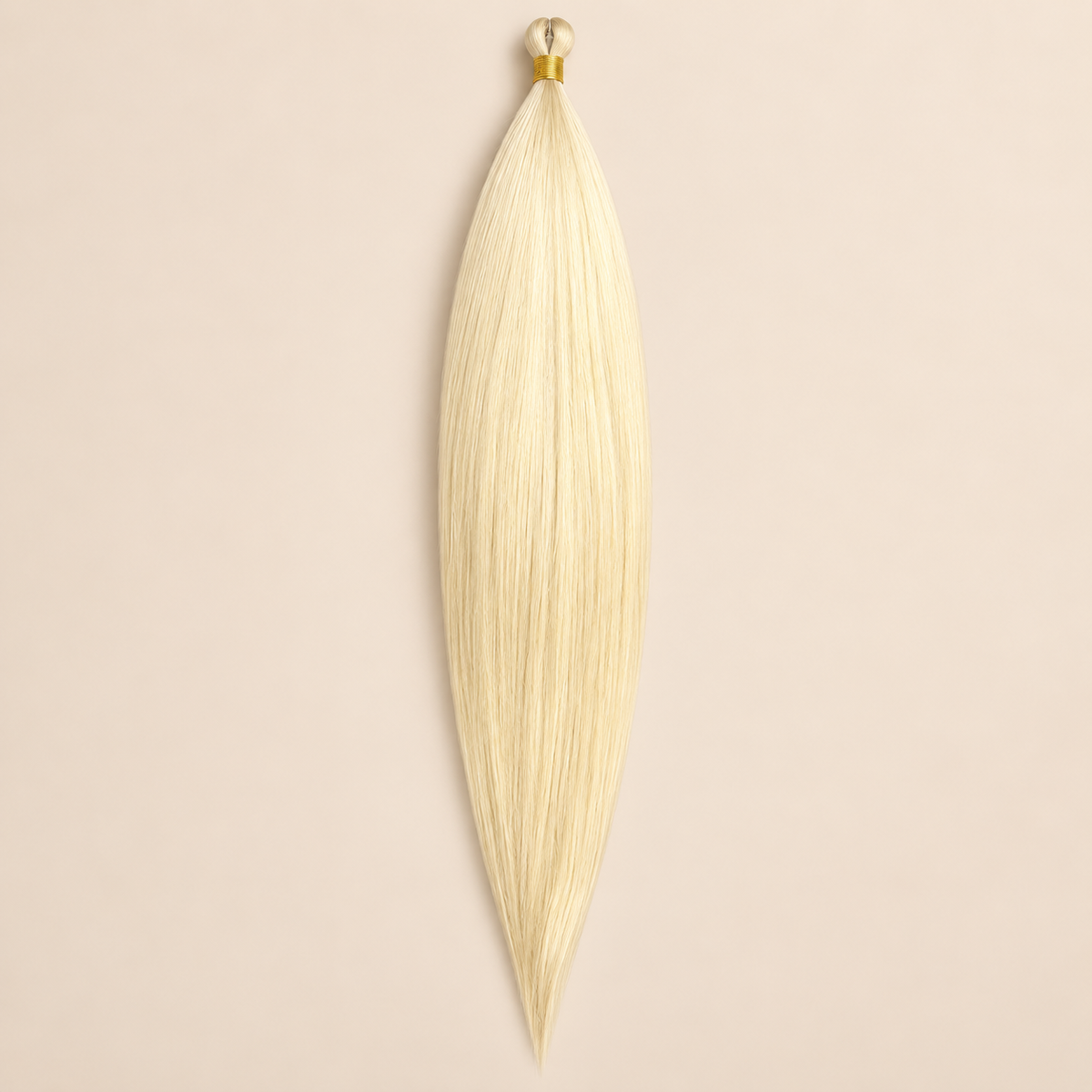 Steil Pony Kanekalon vlechthaar in kleur T-Red/Yellow, 70 cm en 100 gram, op beige achtergrond