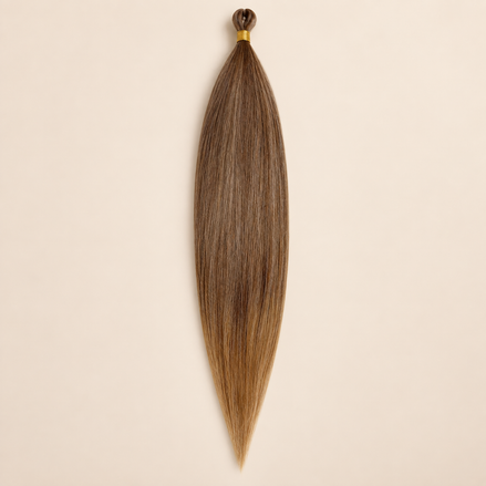 Steil Pony Kanekalon vlechthaar in kleur T1B/Red, 70 cm en 100 gram, op beige achtergrond