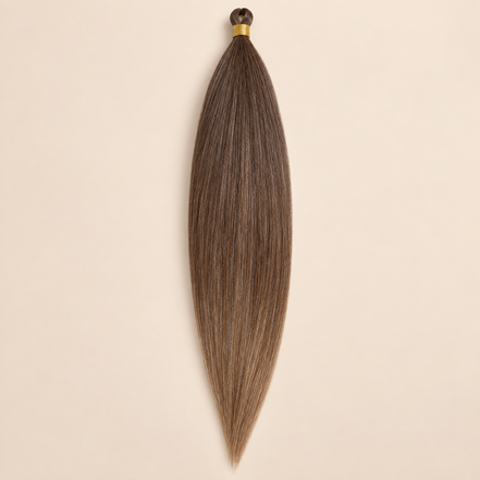 Steil Pony Kanekalon vlechthaar in kleur T1B/Rwhite5, 70 cm en 100 gram, op beige achtergrond