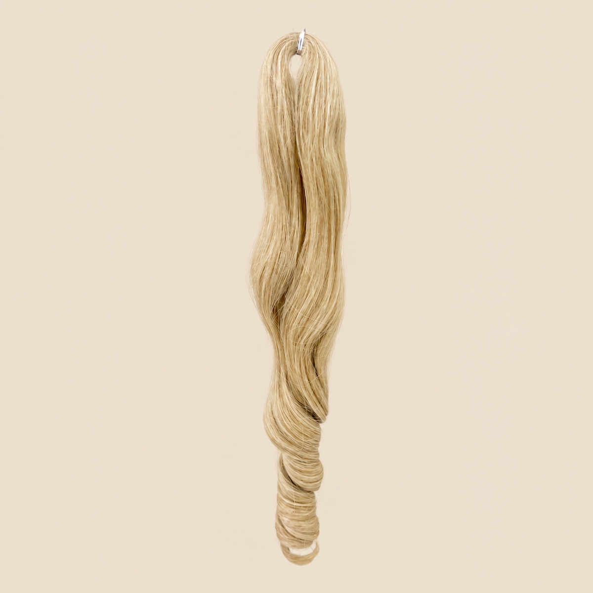 Tiana golvend invlechthaar goudblond (613F), 55 cm, 300 gram – De HaarBoetiek