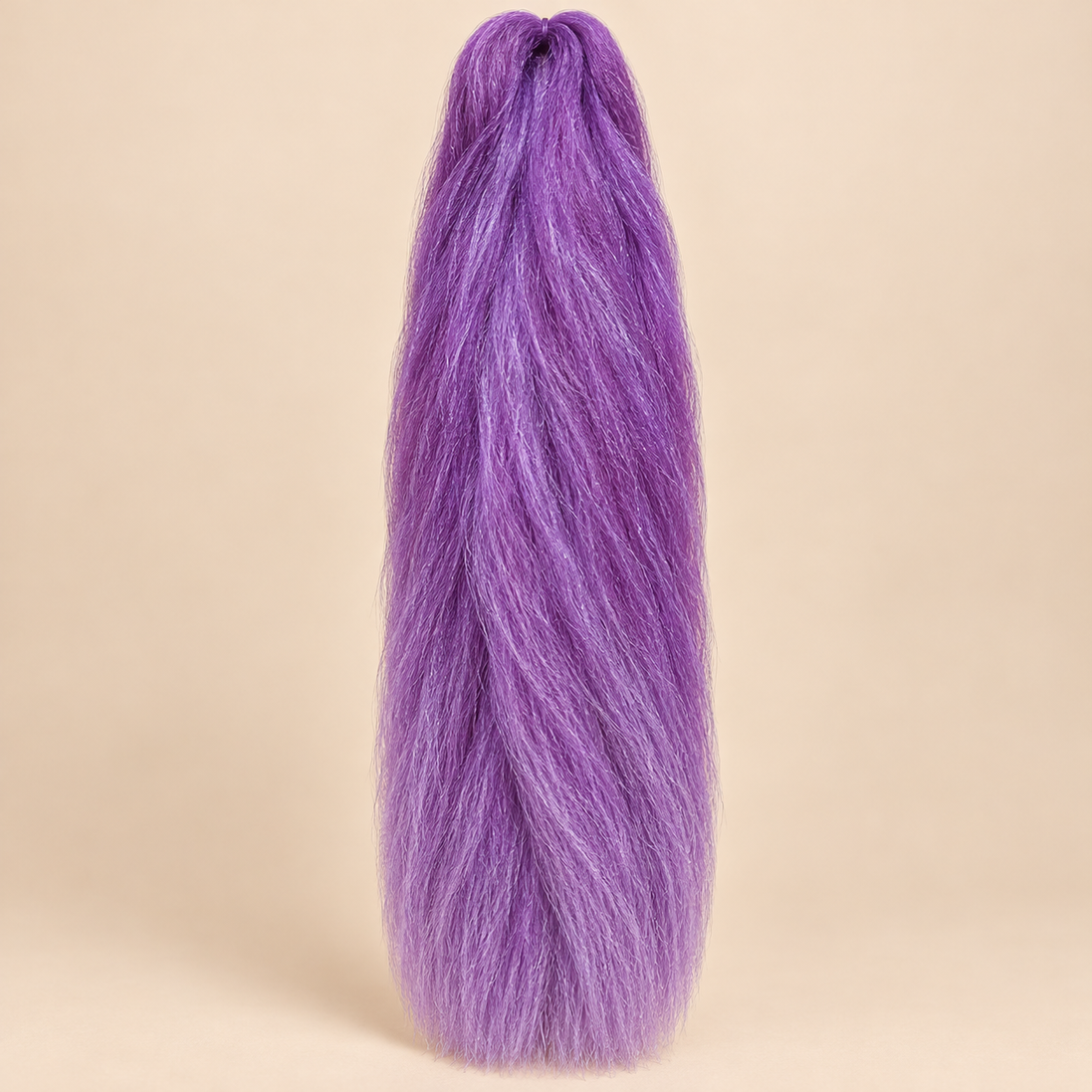 Ultra Braid kanekalon TPurple/lilac paars lila, 110 cm 155 gram op beige achtergrond